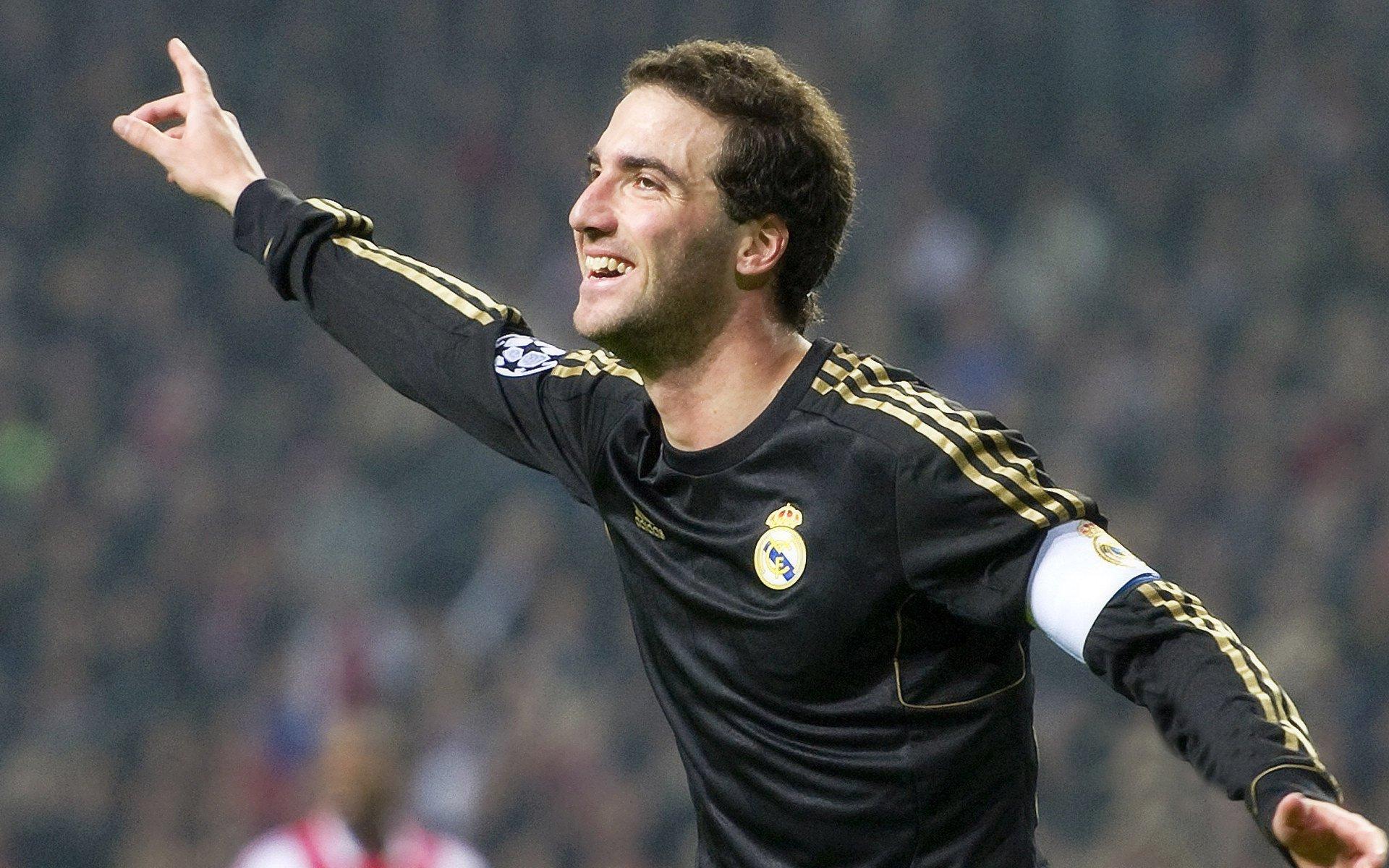 英超巅峰对决，利物浦主场迎战热刺，只要拿分就夺冠！