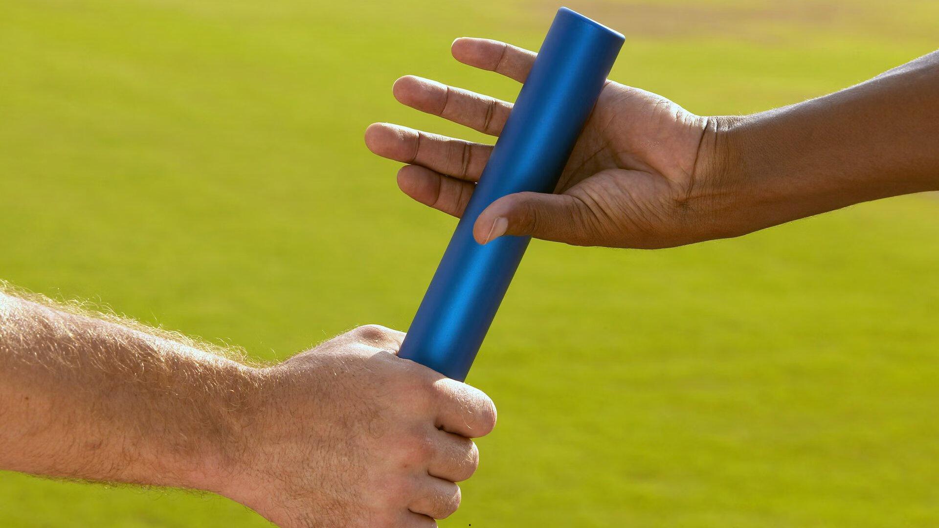 拜仁与萨内续约谈判持续，埃贝尔强调不任人摆布，未来取决于球员表现与诚意